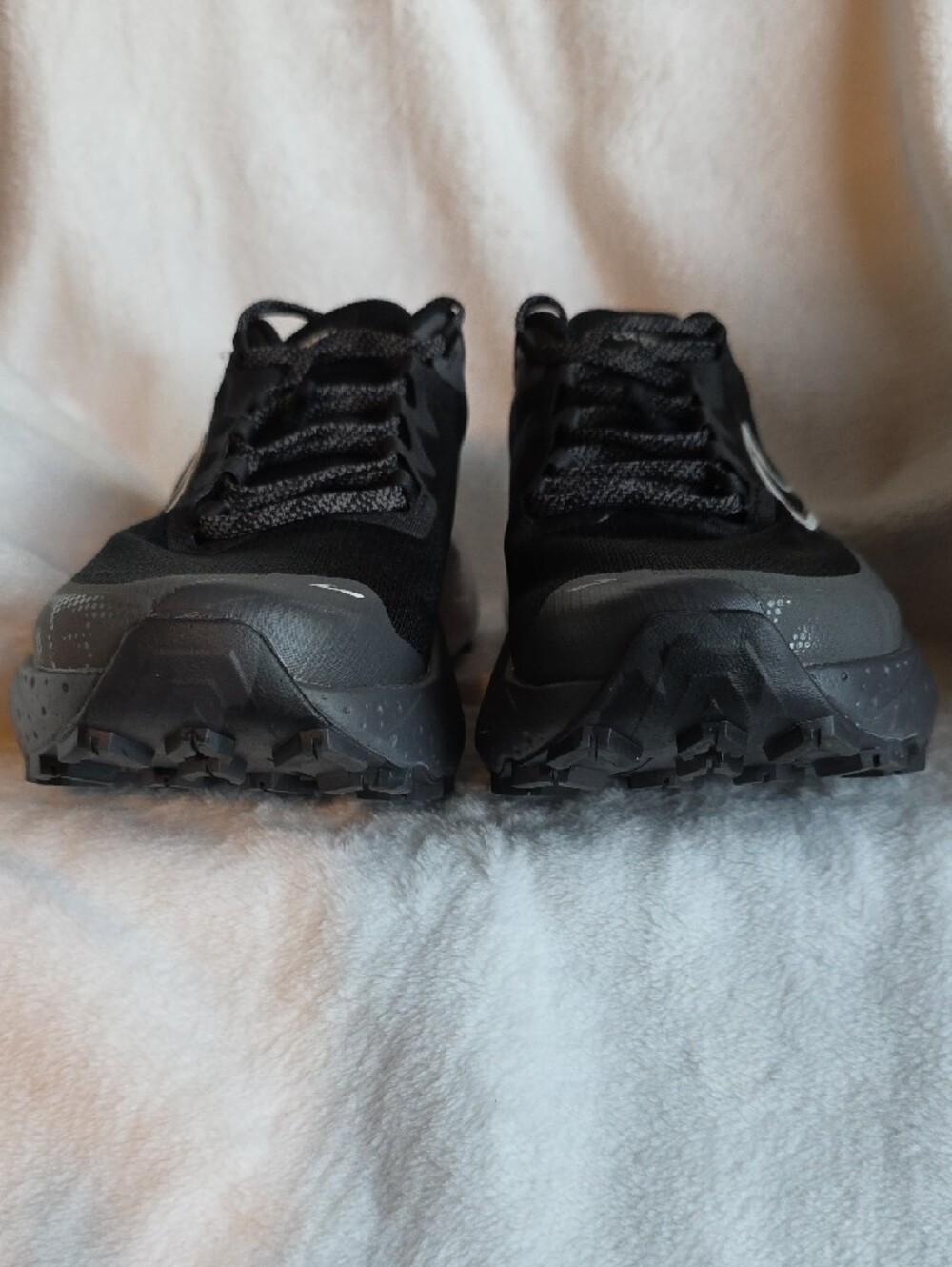 Brooks Women’s Caldera 8 Black and Gray Trail Running Shoes - Picture 5 of 9